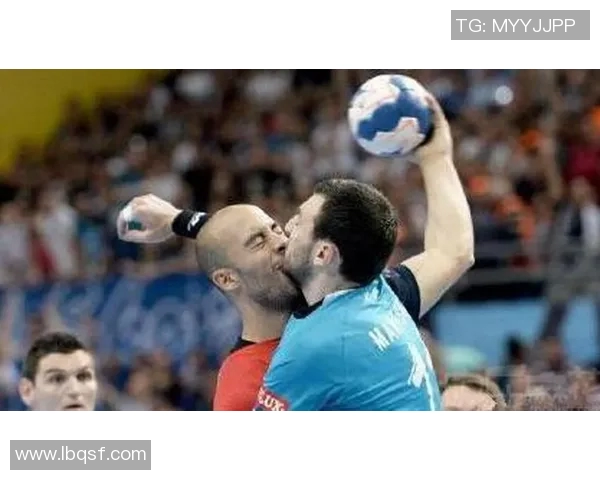 足球明星跑路姿势图揭秘他们在场外的搞笑瞬间与独特风格